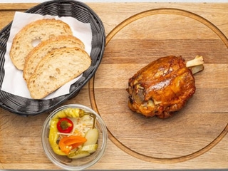 Pečené bravčové koleno