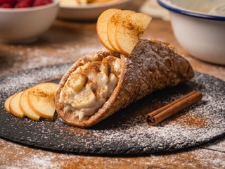Cannoli Ricotta owcza, Jabłko & Cynamon