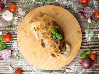 18. Salami Formaggi Calzone