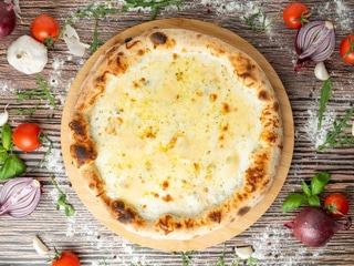 11. Quattro Formaggi 32 cm