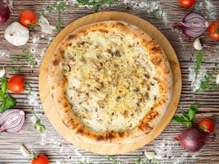 12. Funghi 32 cm