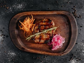 Стейк зі свинини (від 200 грам)