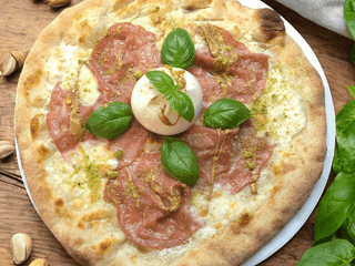 23. MORTADELA CON BURRATA