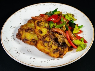 Деруни з гливами та овочами