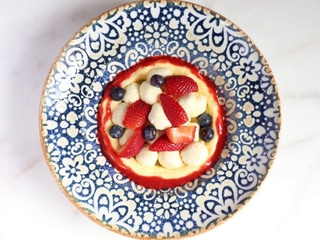 ЛІНИВІ ВАРЕНИКИ З ЗАВАРНИМ КРЕМОМ ТА ПОЛУНИЦЕЮ