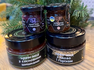 Крем-мед з какао і горіхом