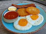 ЯЄЧНЯ З ВІДЕНСЬКИМИ КОВБАСКАМИ
