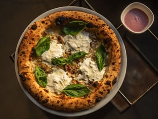 З БІЛИМИ ГРИБАМИ ТА СТРАЧАТЕЛЛОЮ