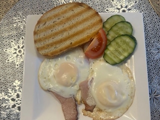 Яйця з шинкою