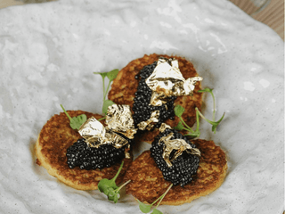 Деруни з ікрою веслоноса