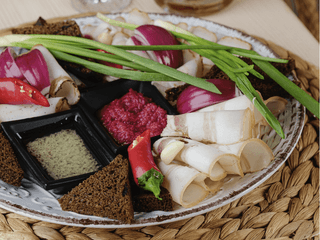 Асорті сала з грінками