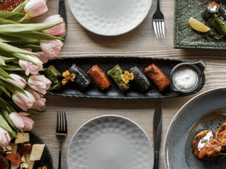 Кольорові млинці з куркою та грибами