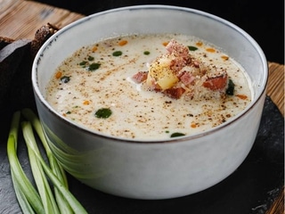 Борщ білий з копченостями