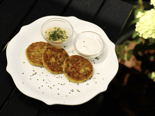Кабачкові оладки з кав'яром щуки