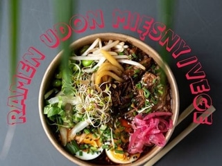Ramen Udon Wegański z wędzonym tofu