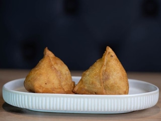 Samosa Chicken Keema
