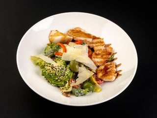 Салат з куркою-гриль