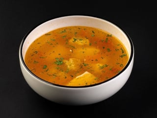 Юшка  з форелi та  сома