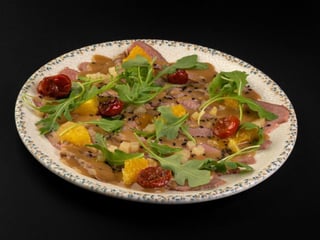 Карпачо з качки пiд медово-гiрчичним соусом