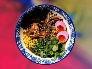 Miso свинний + курка + шиїтаке + кінза