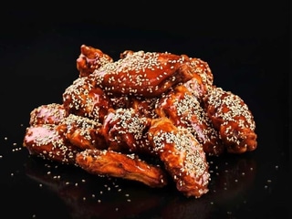 Крильця смажені на вогні (з соусом Дор Блю)