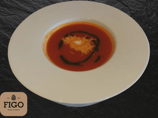 Tomatová polévka s parmezánem