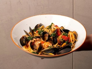 SPAGHETTI AGLIO E OLIO E FRUTTI DI MARE