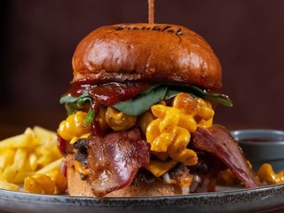BURGER MAC-N-CHEESE
