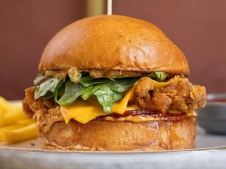 CHICKEN BURGER
