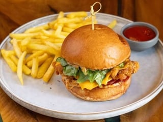 CHICKEN BURGER