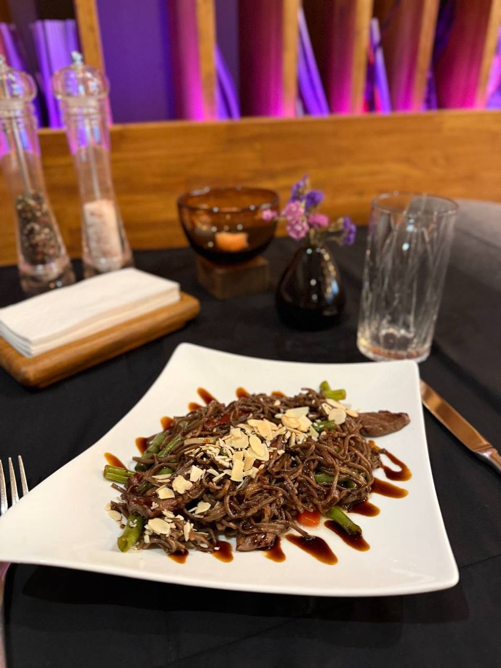 Соба з яловичиною та овочами (250г)