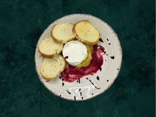 Запечений камамбер з грушевою ніжністю