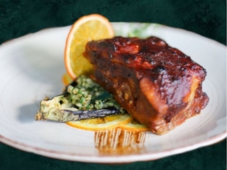 Свинні реберця з тар-таром із баклажану