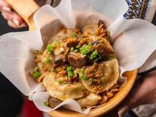 Вареники з капустою та грибами