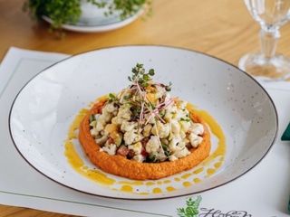 Севіче з цвітної капусти та хумус з болгарського перця