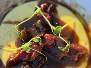 Телячі щічки з баношем (350 грм )