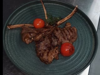 Каре ягняти на мангалі порц