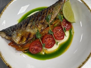 Філе скумбріі на овочевій подушці