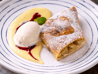 Штрудель з яблуком