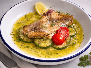 Червоний окунь з цукіні