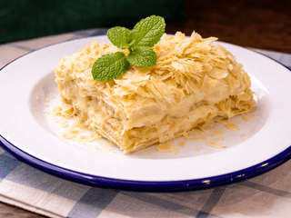 Наполеон з заварним кремом