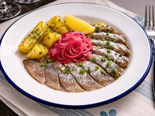 Оселедець з вареною картоплею