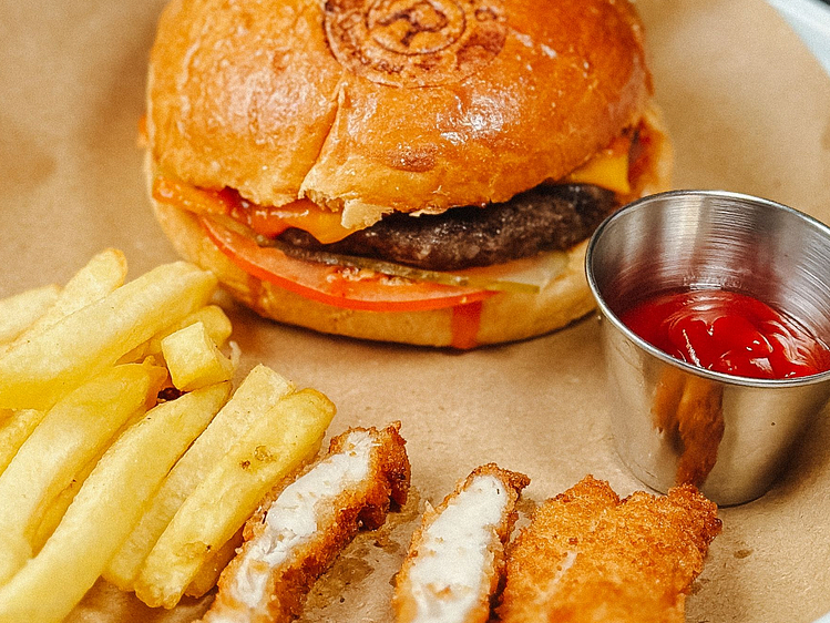 Kid's Cheeseburger