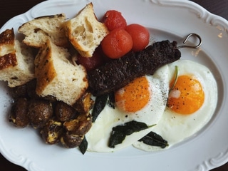 Сальтімбока з яєчнею