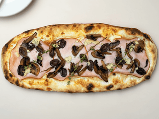 Zapiekanka Capricciosa