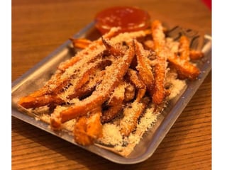 Батат фрі з пармезаном