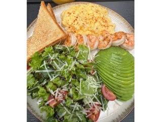 Скрембл з креветкою