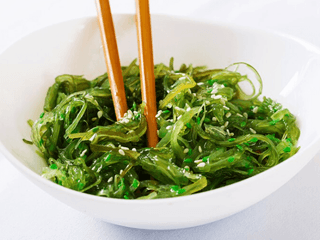 Чука салат з «Кешью» соусом 