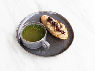 Чашка бульйону