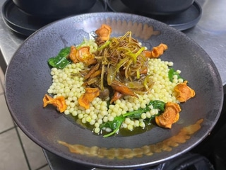 Качана каша з телячими щічками